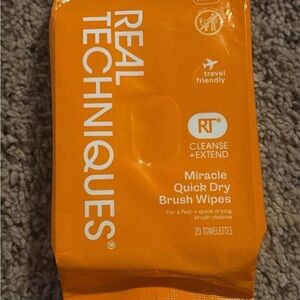 Real Techniques Miracle Quick Dry Brush Wipes - Vibrant Orange